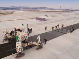 machines coffrage glissant Wirtgen SP500 aeroport Beijing