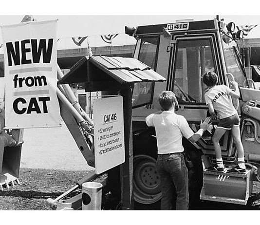 Caterpillar chargeuse pelleteuse tracto histoire