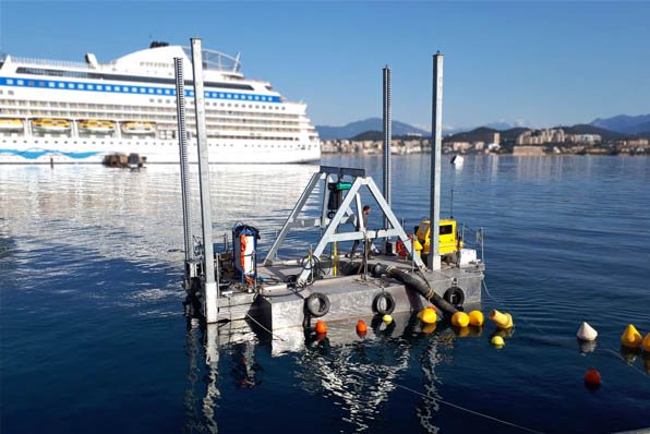 Barge sur mesure pour dragage et manutention en Corse