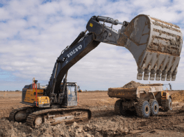 Construction réservoir d'eau dans les Everglates