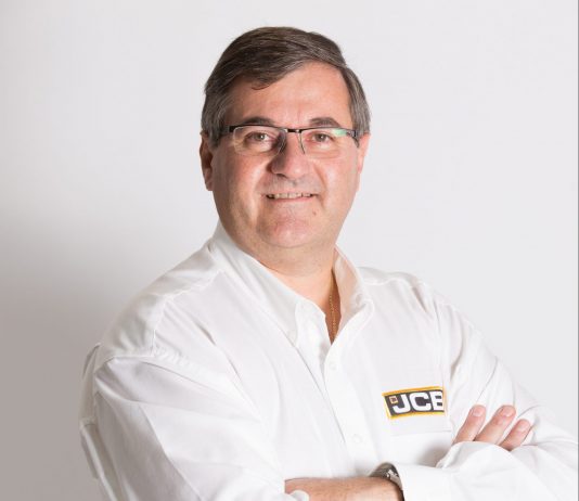 Philippe GIRARD Directeur JCB FRANCEB