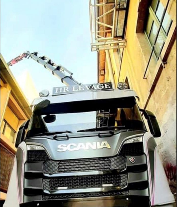 HR Levage Scania grue plateau2
