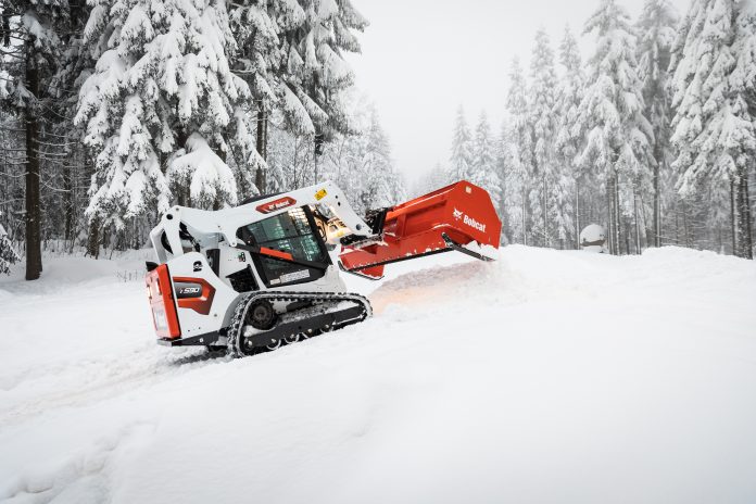 Bobcat CTL-T590-snow-pusher-snow-removal-080221-05