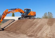 Le guidage 3D MC1 sur les pelles de la série 9 de Develon 3D MC1